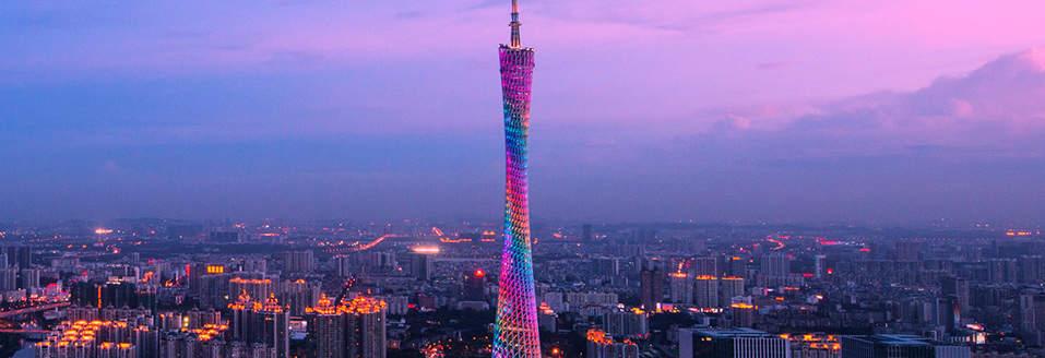暮色中的广州塔